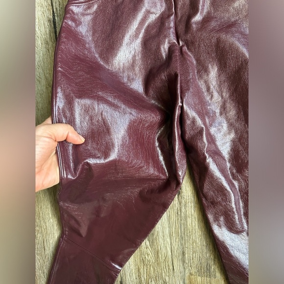 Spanx Faux Patent Leather Leggings Ruby Red Burgundy Medium $128 - Picture 8 of 9
